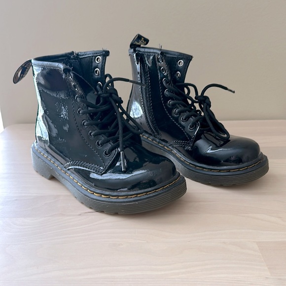 Doc Martens Boots for kids - Picture 1 of 6